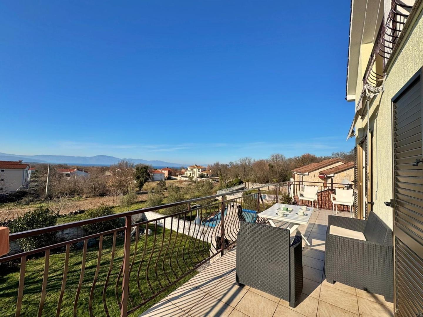 Apartments Pavle Malinska Bagian luar foto