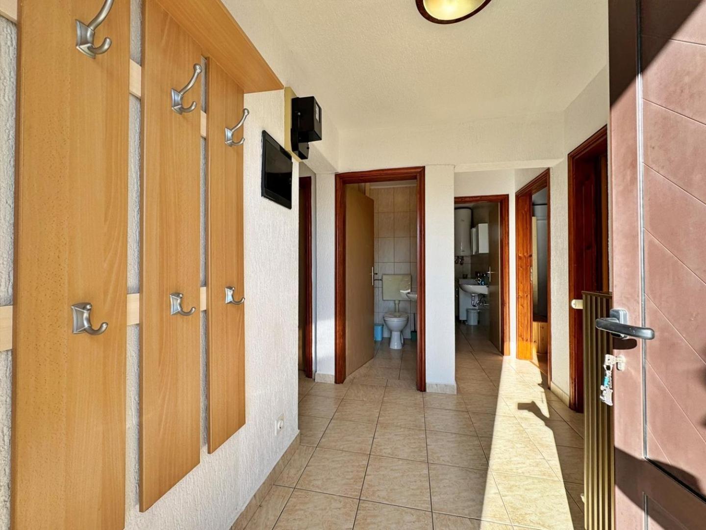 Apartments Pavle Malinska Bagian luar foto