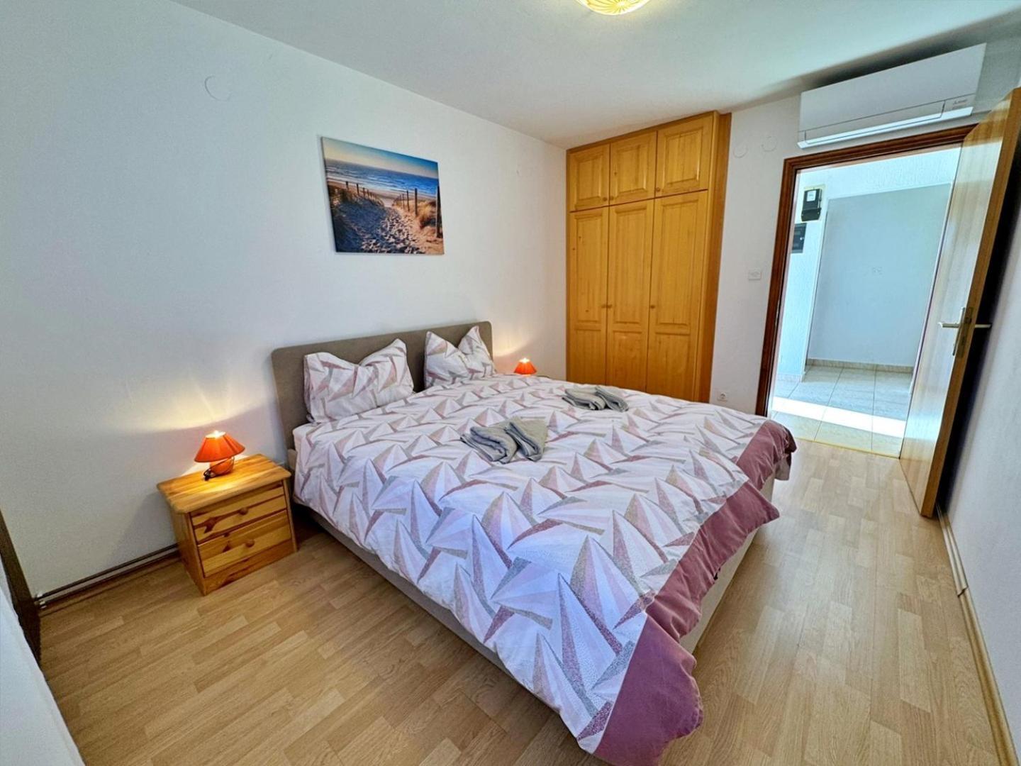 Apartments Pavle Malinska Bagian luar foto