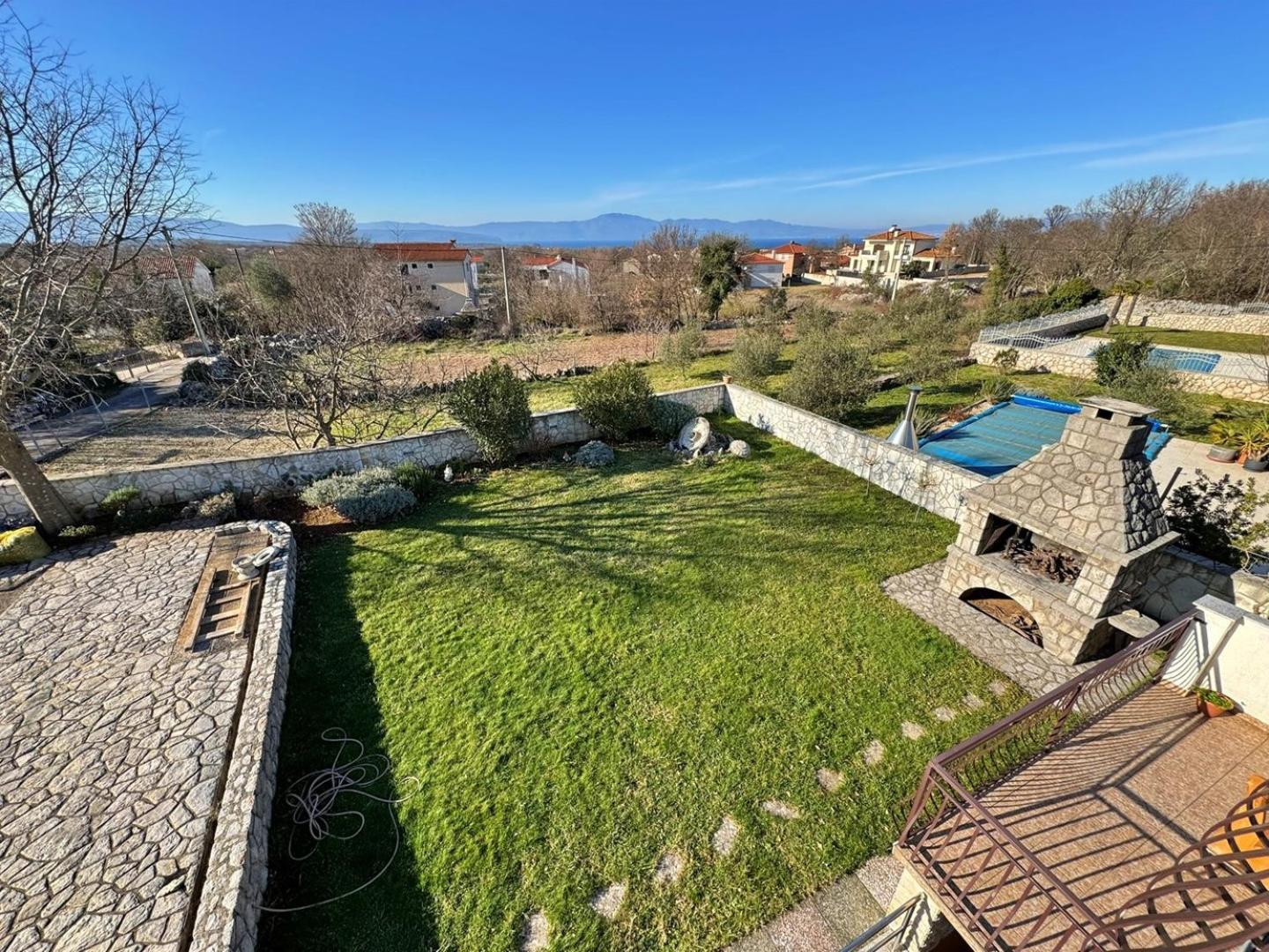 Apartments Pavle Malinska Bagian luar foto