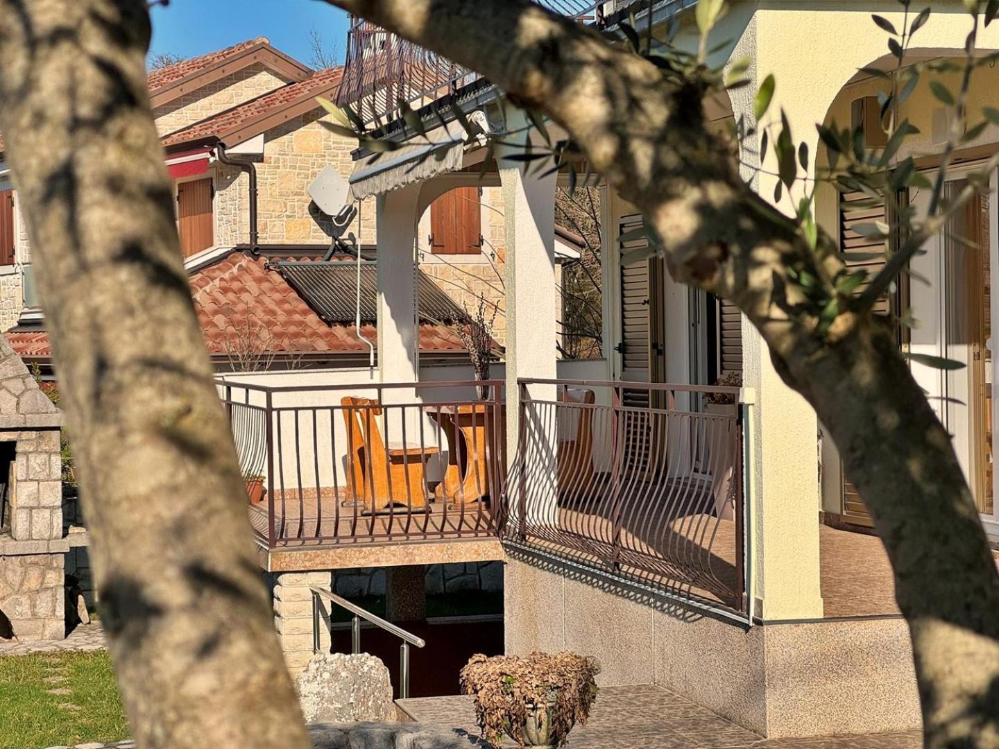 Apartments Pavle Malinska Bagian luar foto